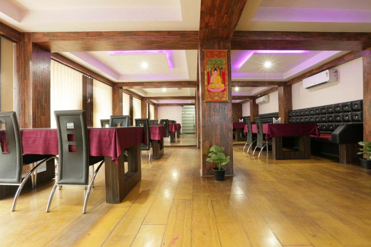 Hotel Dream City Гувахати Экстерьер фото