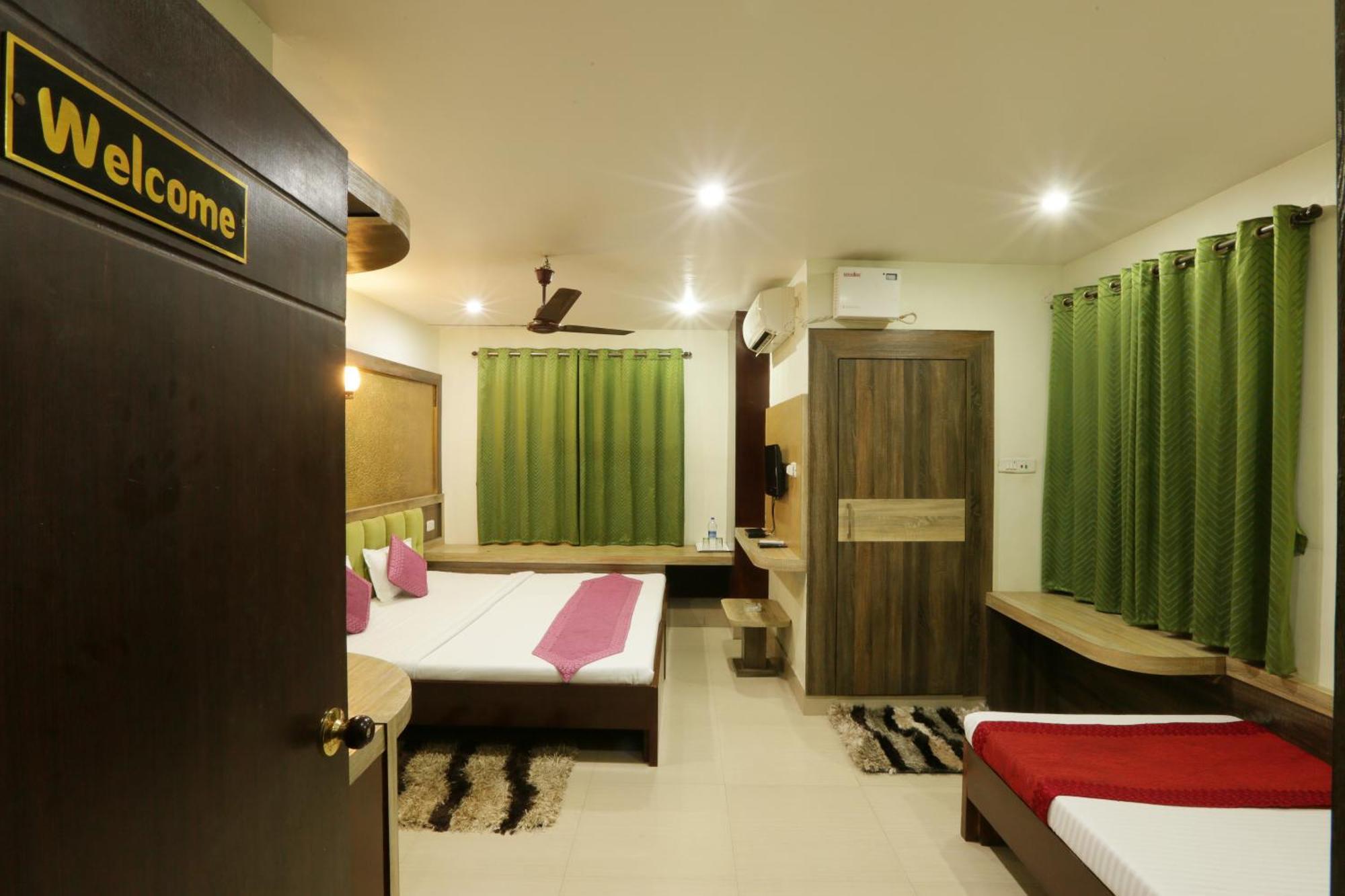 Hotel Dream City Гувахати Экстерьер фото